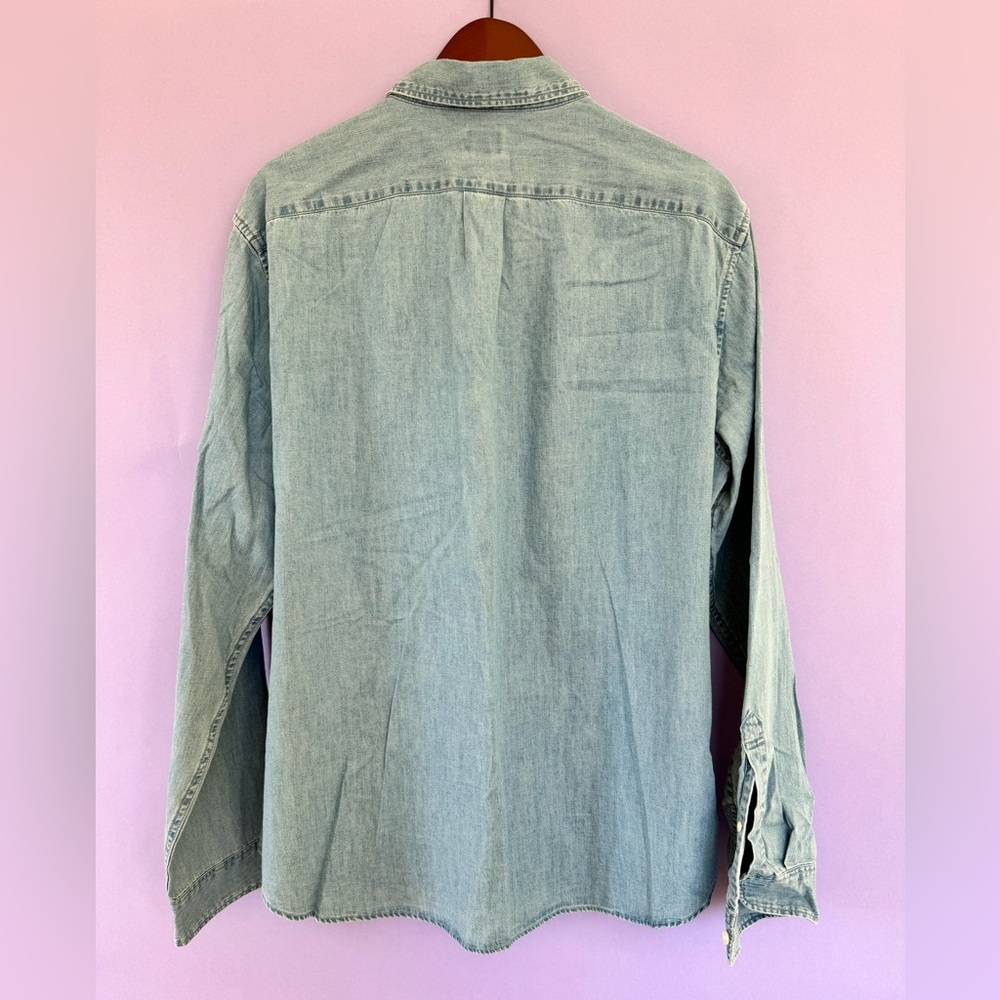 J Crew Light Wash Denim Button Down Shirt XL Lightweight - Picture 3 of 6